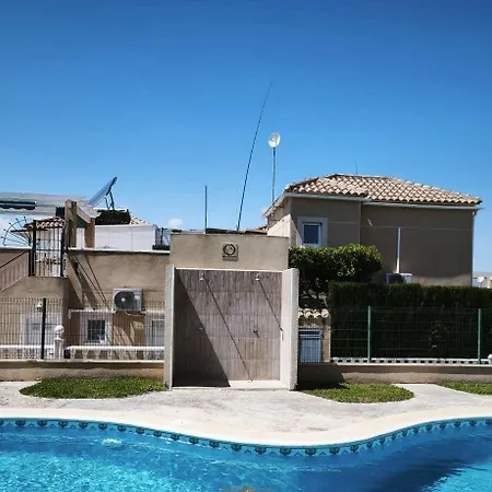 Casa Claro Maison Familiale 4 Confort, Jacuzzi Privé, Piscine Commune, Quartier Résidentiel Balcones Torrevieja