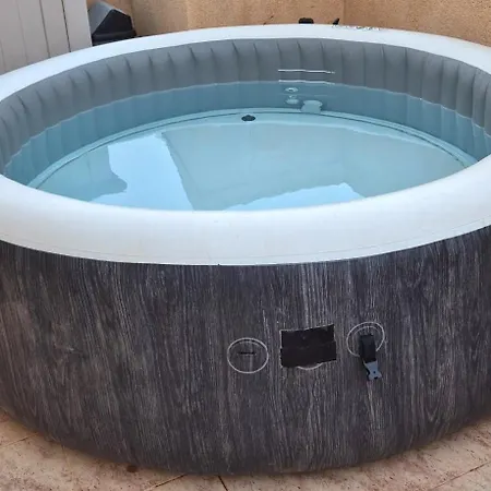 Casa Claro Maison Familiale 4 Confort, Jacuzzi Privé, Piscine Commune, Quartier Résidentiel Balcones Сasa de vacaciones Torrevieja