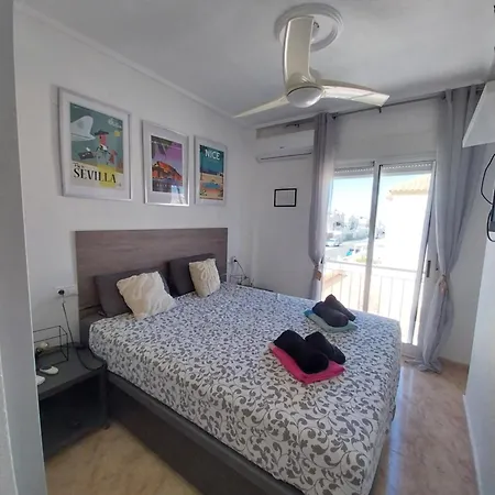 Casa Claro Maison Familiale 4 Confort, Jacuzzi Privé, Piscine Commune, Quartier Résidentiel Balcones Сasa de vacaciones Torrevieja