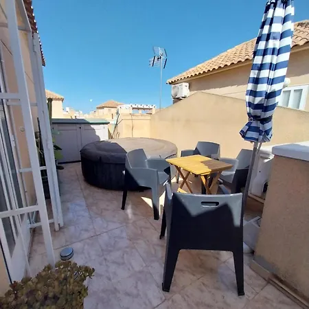 Сasa de vacaciones Casa Claro Maison Familiale 4 Confort, Jacuzzi Privé, Piscine Commune, Quartier Résidentiel Balcones Torrevieja