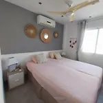 Дом отдыха Casa Claro Maison Familiale 4 Confort, Jacuzzi Prive, Piscine Commune, Quartier Residentiel Balcones Торевьиа