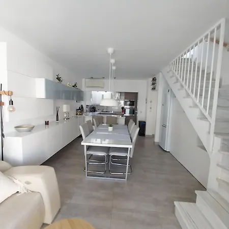 Casa Claro Maison Familiale 4 Confort, Jacuzzi Prive, Piscine Commune, Quartier Residentiel Balcones Holiday home Torrevieja