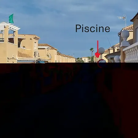 Holiday home Casa Claro Maison Familiale 4 Confort, Jacuzzi Prive, Piscine Commune, Quartier Residentiel Balcones Torrevieja