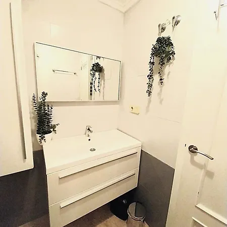 Дом отдыха Casa Claro Maison Familiale 4 Confort, Jacuzzi Prive, Piscine Commune, Quartier Residentiel Balcones
